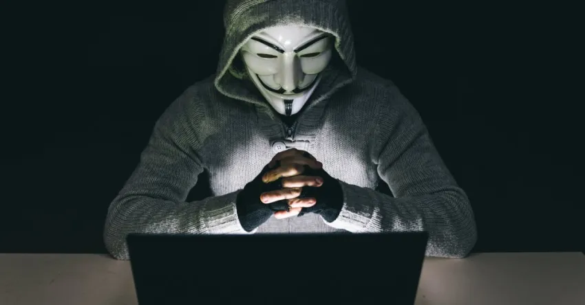 Đeo đồ chơi mặt nạ Anonymous