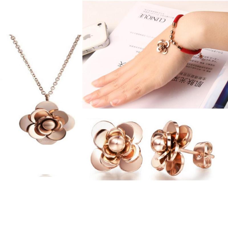 Bộ trang sức titan hoa trà mạ vàng 14k