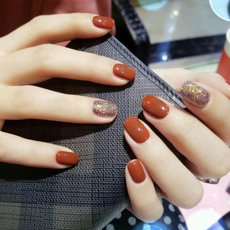 Bộ 24 móng tay giả cam nâu nhũ vàng (kèm keo+dũa)