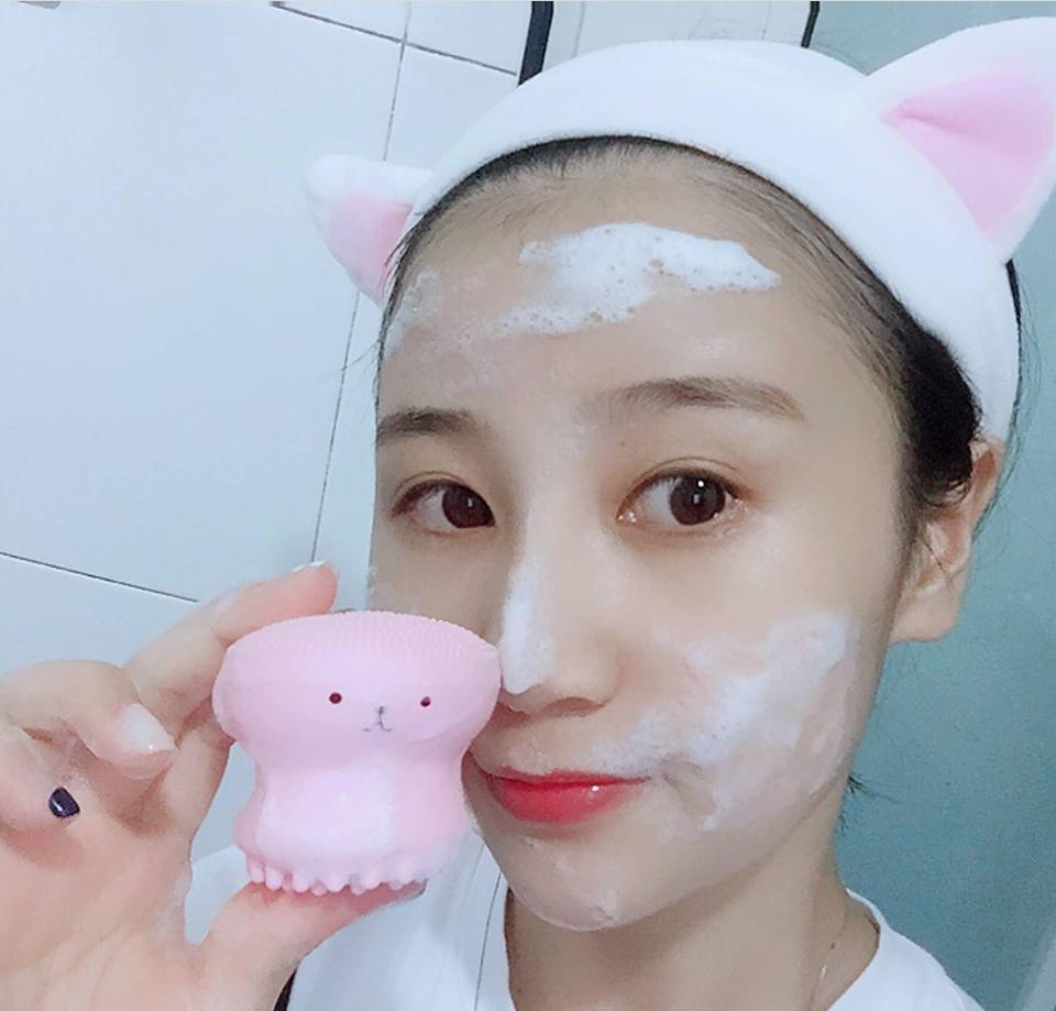 Cọ rửa mặt bạch tuộc
