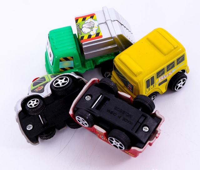 6ô tô nhựa sắc mầu cho bé yêu thỏa sức chơi đùa - 2