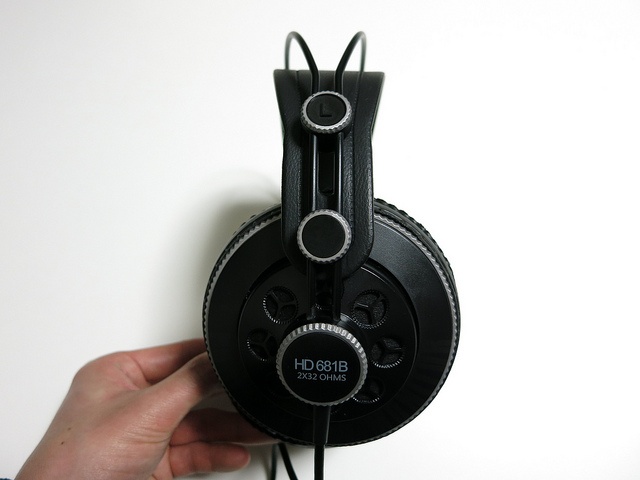 Tai nghe Superlux HD681B
