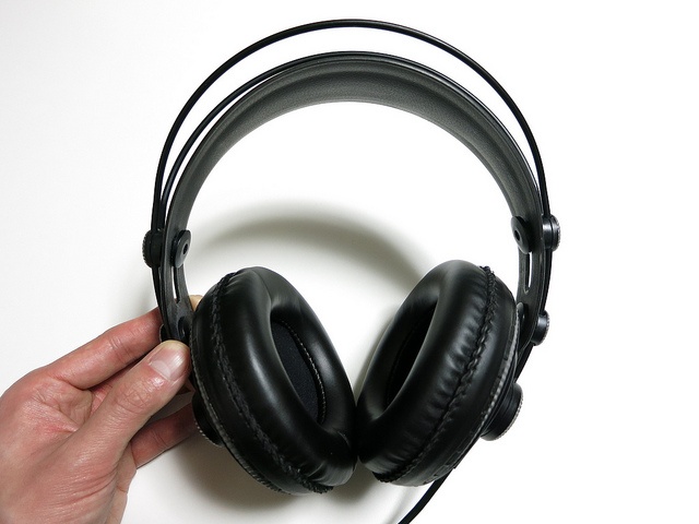 Tai nghe Superlux HD681B