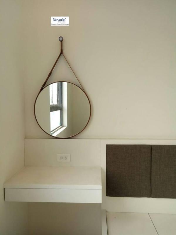 Gương tròn treo dây da Navado cho bàn trang điểm KT 50x50