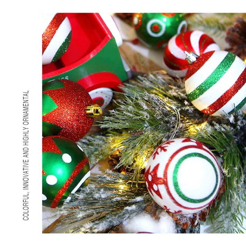 Christmas homes - Red, white and green Christmas decor - Farmhousehub