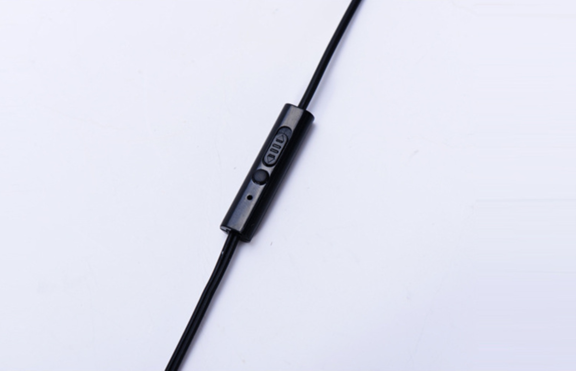 【Ready】
 In Ear Earphone Earplug Stereo Volume Control Wired Headset Bass With Microphone Earphones For