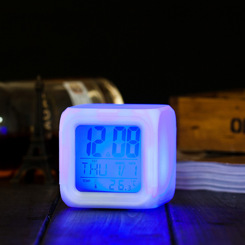 Nơi bán Đồng hồ led thay đổi màu sắc, có nhiệt độ, báo thức
