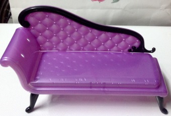 Ghế Sofa Nhựa dành cho búp bé Barbie NT35 (Tím)  