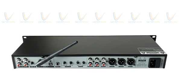 Mặt sau của vang cơ JBL UR10