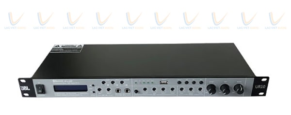 Mặt trước của vang JBL UR10