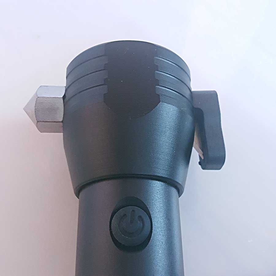 Đèn Pin Siêu Sáng 10 Chức Năng ☑ Đèn Pin Siêu Sáng 10 Chức Năng Có nhiều chế độ sáng: Sáng Mạnh - Vừa - Yếu, có zoom, có đèn bên hông,có chế độ sos,có nam châm,và dao cắt dây ☑ Khả năng chiếu xa lên tới 200M ☑ Có Thể Sử dụng làm sạc dự phòng trong trường hợp khẩn cấp ☑ Làm từ hộp kim nhôm bao đốt, bao đập, bao va chạm ☑ Thiết kế nhỏ gọn dễ cầm nắm và di chuyển ☑ Tuổi thọ 100.000 giờ tương đương dùng 27 năm (10 giờ/ngày) ☑ Bộ SP Gồm : Đèn, Pin Sạc, Sạc Pin, Phiếu BH 12 tháng .------------------------------------------------------------------------------------------- Thông Số- ☑ Kích Thước : độ dài …12cm…. Độ rộng…5cm…….. ☑ Độ Sáng : 800 Lumen ☑ Thời Gian Chiếu Sáng : 3-8 Tiếng Tùy chế độ sử dụng------------------------------------------------------------------------------------------Trọn Bộ Sản Phẩm Gồm- ☑ Đèn pin - ☑ Hộp Đựng - ☑ Giấy Hướng dẩn sử dụng - ☑ Sạc - ☑ khay đựng pin - ☑ giấy bảo hành