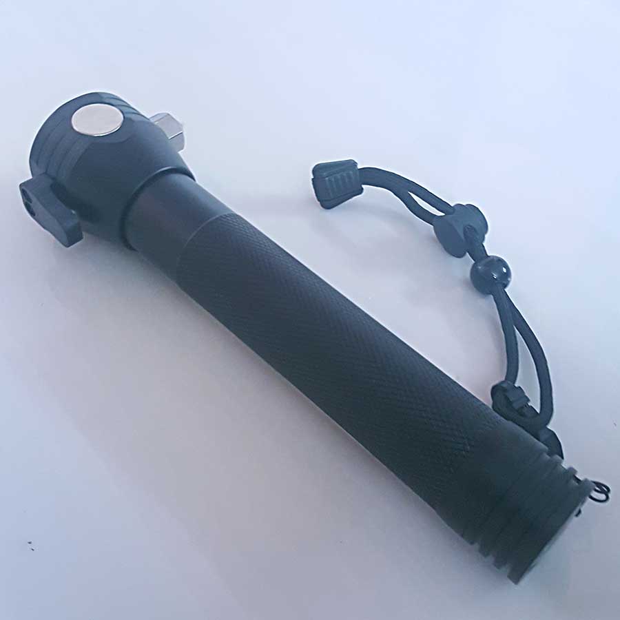 Đèn Pin Siêu Sáng 10 Chức Năng ☑ Đèn Pin Siêu Sáng 10 Chức Năng Có nhiều chế độ sáng: Sáng Mạnh - Vừa - Yếu, có zoom, có đèn bên hông,có chế độ sos,có nam châm,và dao cắt dây ☑ Khả năng chiếu xa lên tới 200M ☑ Có Thể Sử dụng làm sạc dự phòng trong trường hợp khẩn cấp ☑ Làm từ hộp kim nhôm bao đốt, bao đập, bao va chạm ☑ Thiết kế nhỏ gọn dễ cầm nắm và di chuyển ☑ Tuổi thọ 100.000 giờ tương đương dùng 27 năm (10 giờ/ngày) ☑ Bộ SP Gồm : Đèn, Pin Sạc, Sạc Pin, Phiếu BH 12 tháng .------------------------------------------------------------------------------------------- Thông Số- ☑ Kích Thước : độ dài …12cm…. Độ rộng…5cm…….. ☑ Độ Sáng : 800 Lumen ☑ Thời Gian Chiếu Sáng : 3-8 Tiếng Tùy chế độ sử dụng------------------------------------------------------------------------------------------Trọn Bộ Sản Phẩm Gồm- ☑ Đèn pin - ☑ Hộp Đựng - ☑ Giấy Hướng dẩn sử dụng - ☑ Sạc - ☑ khay đựng pin - ☑ giấy bảo hành