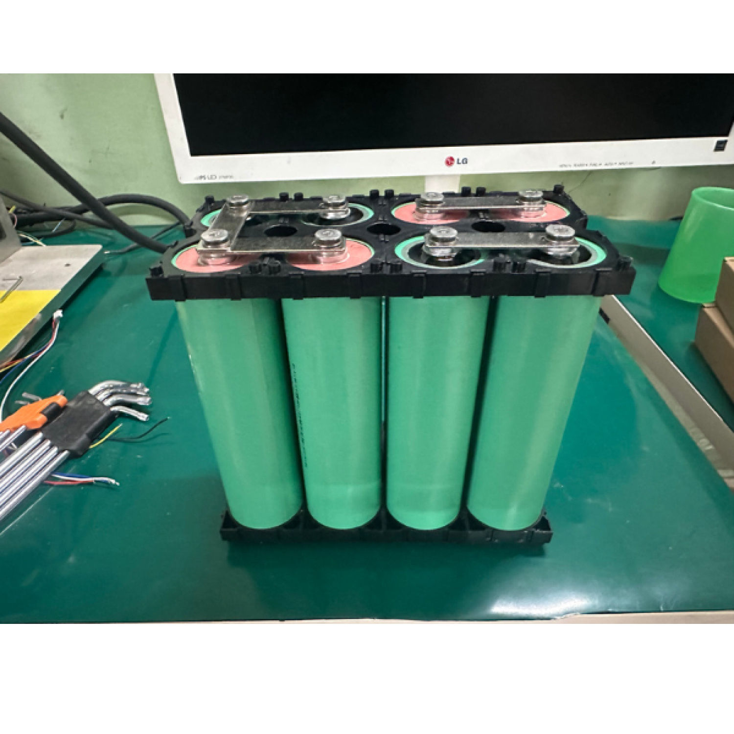 Bình lưu trữ 12V 44ah mạch 4s 100a 2 lớp pin 8cell 46160 3,2V 22ah 1 cell 23