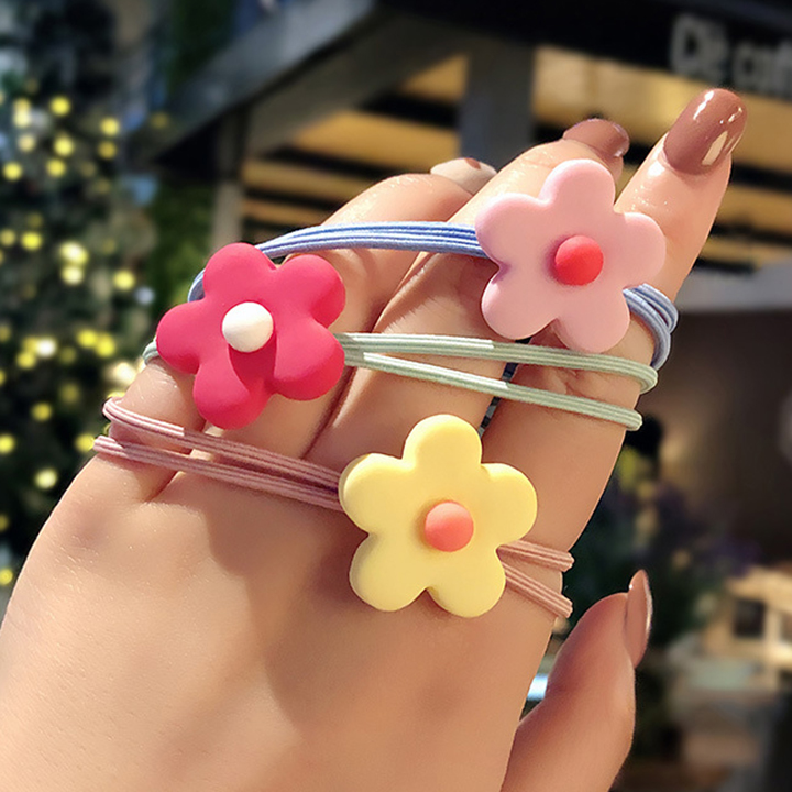 Bộ sản phẩm : 5 buộc tócChất dai bền, co dãn hiệu quả caoSize trung dễ sử dụngShop giao mẫu ngẫu nhiên nhiều mẫu cho khách