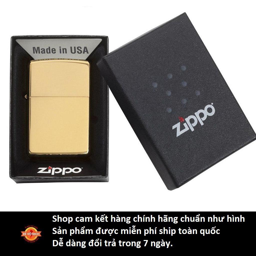 Gian hàng chính hãng Bật Lửa Zippo Gold Plated Genuine Mỹ B-17 Mỹ Hãng sản xuất: Zippo Xuất xứ: sản xuất tại Mỹ Zippo tặng kèm bấc đá đi kèm Chất liệu vỏ: đồng thau phủ chrome Tình trạng: mới 100%, nguyên seal tem đỏ Sản phẩm kèm hộp có mã vạch kiểm tra hàng chính hãng 14 ngày đổi trả nếu không vừa ý Bảo hành chính hãng trọn đời