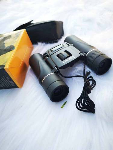 Ống Nhòm Mini Bushnell 8x21 - ☑ Thích hợp : Sử dụng ống kính bk4 rất trong có độ mở rộng - ☑ Tầm quan sát lên đến 1000m - ☑ Cơ chế điều chỉnh linh hoạt cho phép lấy nét nhanh chóng. - ☑ Độ sáng cao lấy sáng trong điều kiện ánh sáng yếu. - ☑ Cơ chế điều chỉnh linh hoạt cho phép lấy nét nhanh chóng. - ☑ Thiết kế gọn gàng, được bọc vỏ cao su chịu lực giúp chống va đập, rơi, độ bền tuyệt đối------------------------------------------------------------------------------------------- Thông Số- ☑ Kích Thước : độ dài …12cm…. Độ rộng…8cm…….. ☑ Độ phóng Đại : 8x21 lần☑ Hãng sản xuất : bushnell------------------------------------------------------------------------------------------Trọn Bộ Sản Phẩm Gồm- ☑ Ống nhòm - ☑ Hộp Đựng - ☑ Giấy Hướng dẩn sử dụng - ☑ Khăn lau - ☑ giấy bảo hành