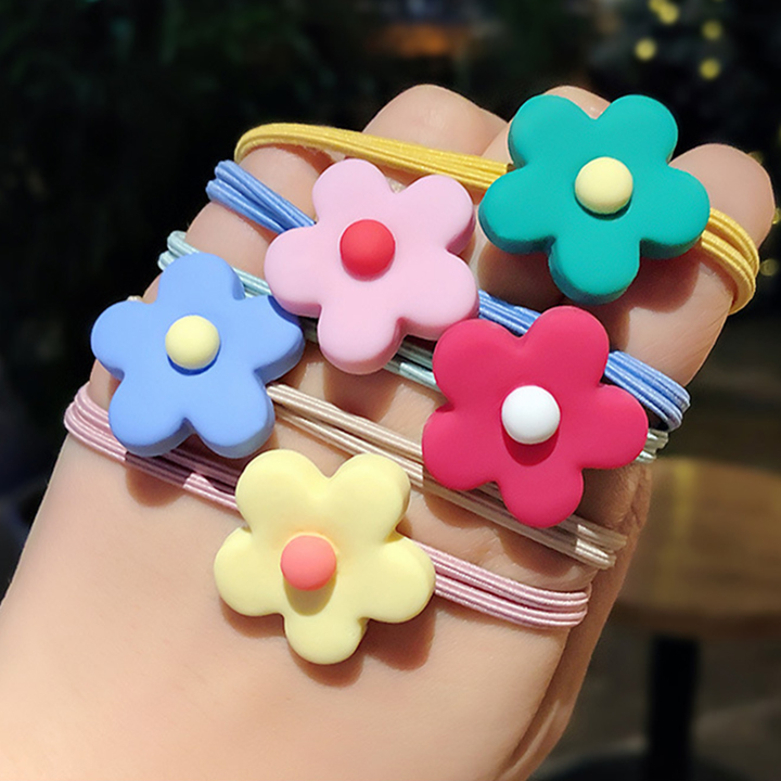 Bộ sản phẩm : 5 buộc tócChất dai bền, co dãn hiệu quả caoSize trung dễ sử dụngShop giao mẫu ngẫu nhiên nhiều mẫu cho khách