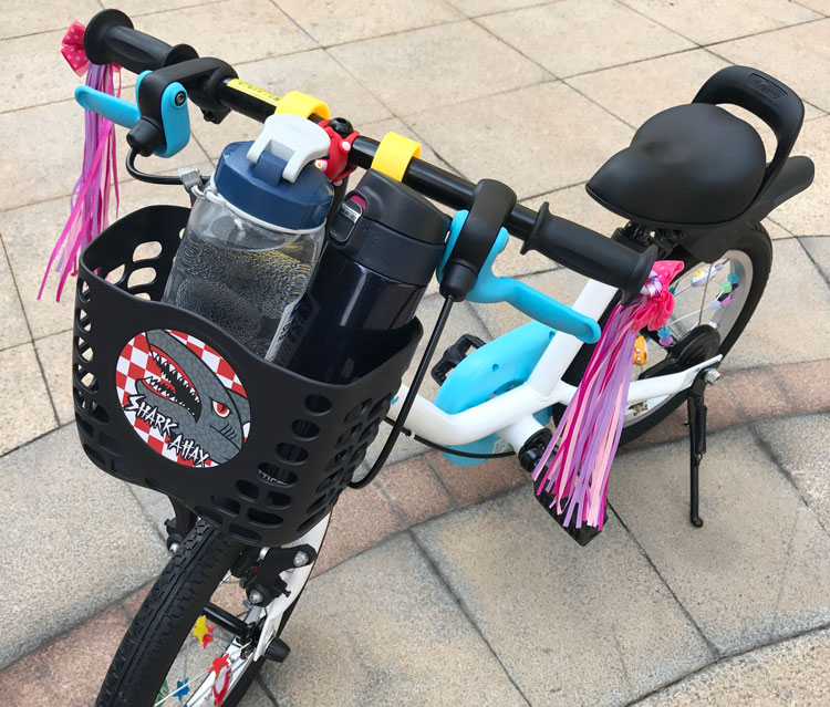 Phụ kiện giỏ xe đạp scooter cho bé hoạt hình dễ thương chất liệu ABS