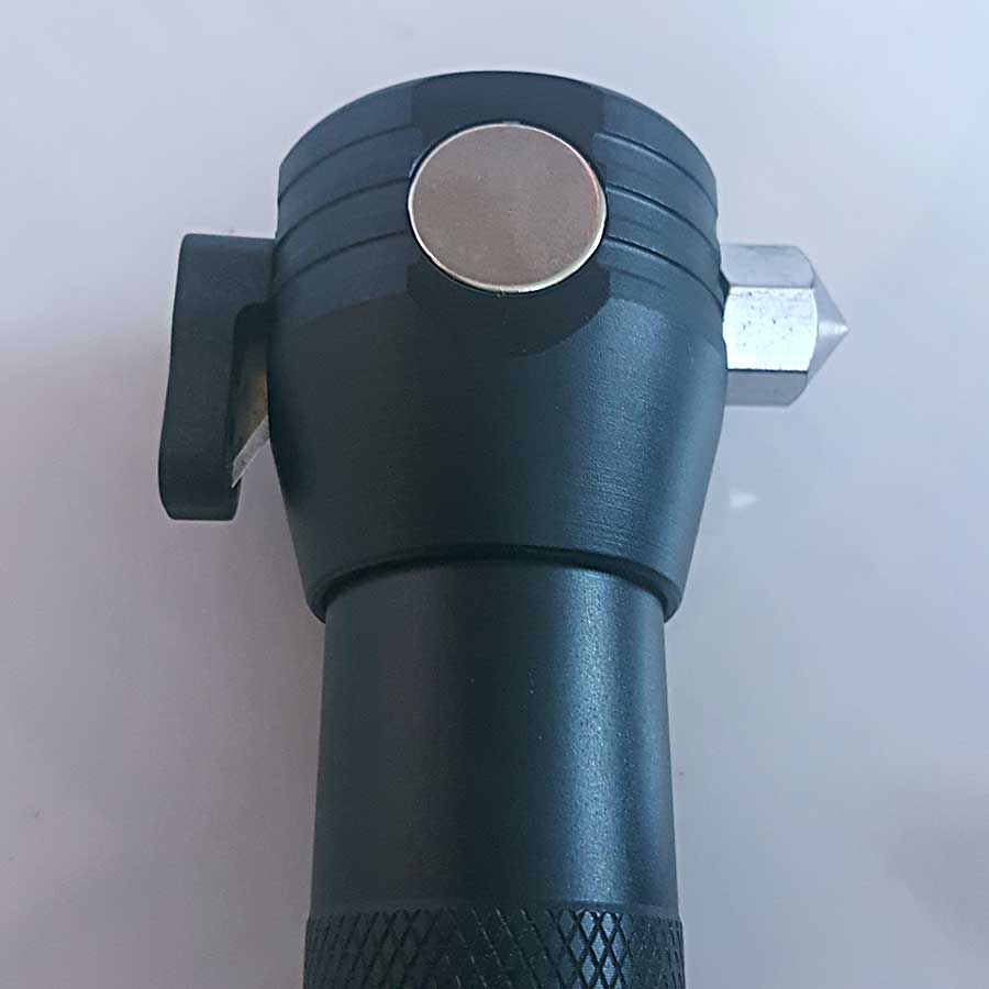 Đèn Pin Siêu Sáng 10 Chức Năng ☑ Đèn Pin Siêu Sáng 10 Chức Năng Có nhiều chế độ sáng: Sáng Mạnh - Vừa - Yếu, có zoom, có đèn bên hông,có chế độ sos,có nam châm,và dao cắt dây ☑ Khả năng chiếu xa lên tới 200M ☑ Có Thể Sử dụng làm sạc dự phòng trong trường hợp khẩn cấp ☑ Làm từ hộp kim nhôm bao đốt, bao đập, bao va chạm ☑ Thiết kế nhỏ gọn dễ cầm nắm và di chuyển ☑ Tuổi thọ 100.000 giờ tương đương dùng 27 năm (10 giờ/ngày) ☑ Bộ SP Gồm : Đèn, Pin Sạc, Sạc Pin, Phiếu BH 12 tháng .------------------------------------------------------------------------------------------- Thông Số- ☑ Kích Thước : độ dài …12cm…. Độ rộng…5cm…….. ☑ Độ Sáng : 800 Lumen ☑ Thời Gian Chiếu Sáng : 3-8 Tiếng Tùy chế độ sử dụng------------------------------------------------------------------------------------------Trọn Bộ Sản Phẩm Gồm- ☑ Đèn pin - ☑ Hộp Đựng - ☑ Giấy Hướng dẩn sử dụng - ☑ Sạc - ☑ khay đựng pin - ☑ giấy bảo hành