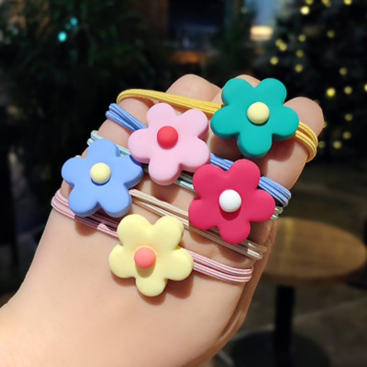 Bộ sản phẩm : 5 buộc tócChất dai bền, co dãn hiệu quả caoSize trung dễ sử dụngShop giao mẫu ngẫu nhiên nhiều mẫu cho khách